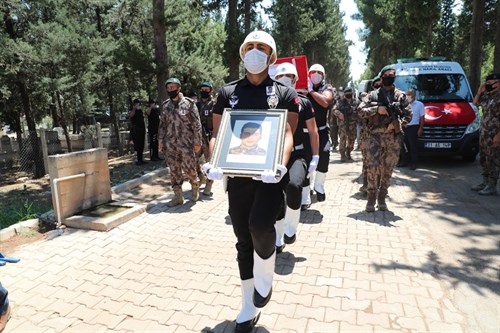 Şehit  Özel Harekat Polisi Anıl Kemal Kurtul Son Yolculuğuna uğurlandı